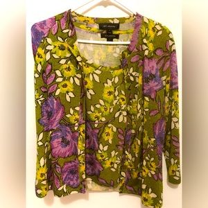 St. John Cardigan set. Excellent Condition. Size S/P